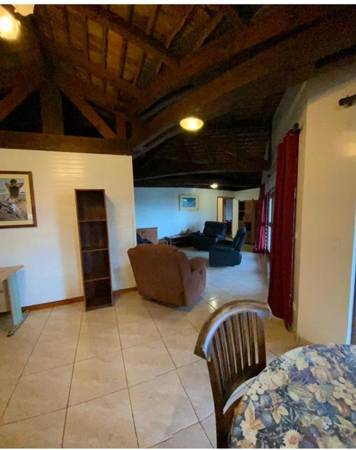 Chez Taua Maison Isolee Pas De Wifi Ni Bus Opoa Exteriör bild