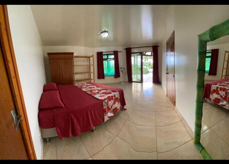 Chez Taua Maison Isolee Pas De Wifi Ni Bus Opoa Exteriör bild